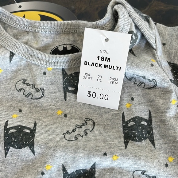 New with Tags! Three piece Batman Baby Onsie Set Sizes 12M and 18M - Picture 10 of 13